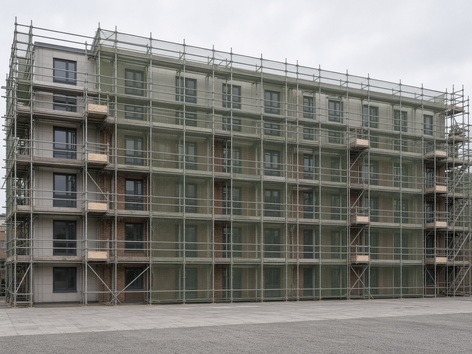System scaffold on an apartment block